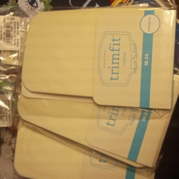 18-24 months opaque tights - Picture 2 of 2